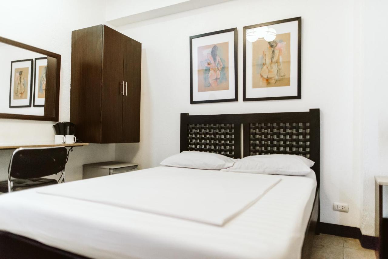 San Agustin Residences Makati City Ngoại thất bức ảnh